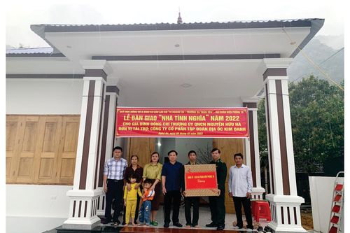 Bàn giao nhà tình nghĩa cho quân nhân có hoàn cảnh khó khăn