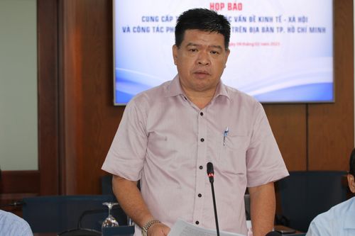 Nhiều tài xế ở TPHCM bị tước bằng lái vì vào nội thành đón khách