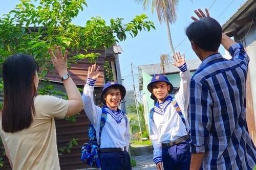 Hai cặp song sinh ở Cần Thơ tình nguyện nhập ngũ