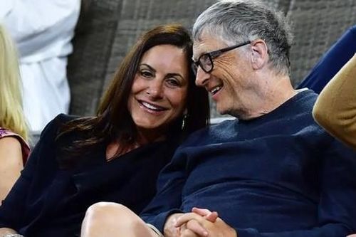 Bill Gates hẹn hò góa phụ