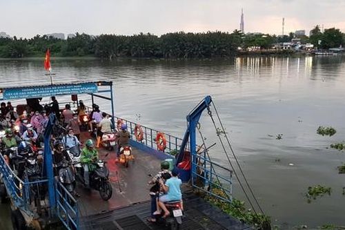 TPHCM lo ngại tai nạn đuối nước từ các chuyến đò ngang