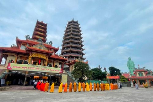 Bình Định: Phân ban Cư sĩ Phật tử tỉnh tổ chức Pháp hội Dược Sư cầu an