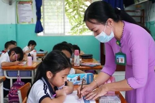TP. Hồ Chí Minh đề xuất hỗ trợ 100% lương cơ sở cho giáo viên tiểu học