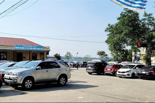 'Tắc' dự án bãi đậu xe, 'loạn' giá vé giữ xe tại đền Chợ Củi