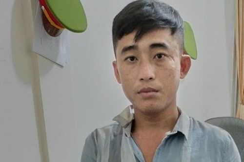 Đối tượng 3 tiền án lái xe mang theo 2 khẩu súng 'phòng thân'