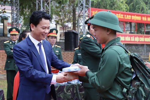 Hà Giang: 362 tân binh viết đơn tình nguyện nhập ngũ