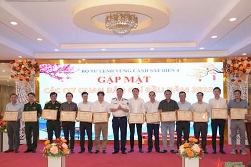Tăng cường phối hợp tuyên truyền giữa Vùng Cảnh sát biển 4 và các cơ quan báo chí