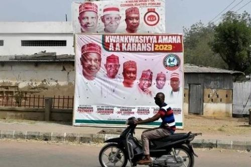 Bầu cử Nigeria: Đóng cửa tất cả trường đại học; Tổng thống ký sắc lệnh mới