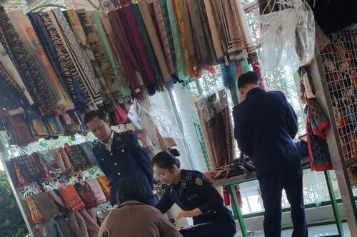 Phát hiện một trạm dừng nghỉ bày bán hàng giả mạo thương hiệu nổi tiếng