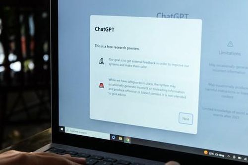 PGS.TS Nguyễn Xuân Hoài: Thay vì e sợ, cấm đoán, nên làm bạn với ChatGPT