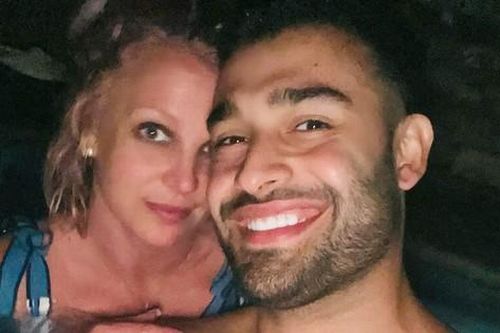 Britney Spears ngày càng bất ổn