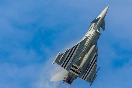 Anh bác khả năng viện trợ máy bay chiến đấu cho Ukraine