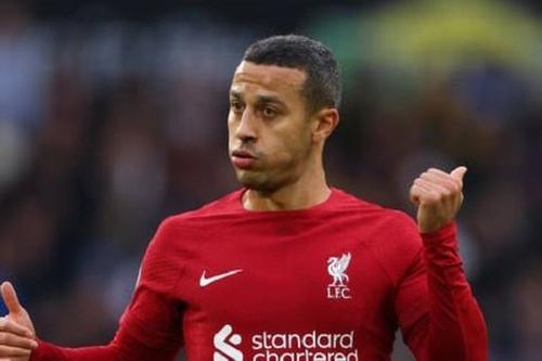 Liverpool chịu thêm tổn thất lớn giữa bão khủng hoảng
