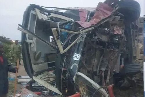 Tanzania: Xe buýt đâm trực diện xe tải chở ximăng, 12 người tử vong