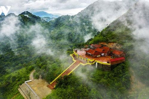 Băng rừng trúc tìm về 'nơi Đức vua hóa Phật'