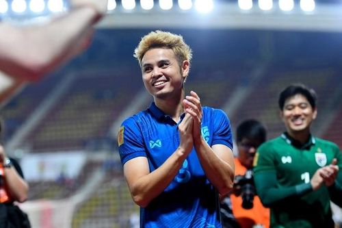 Huyền thoại Thái Lan khuyên Theerathon nên sang V.League kiếm tiền