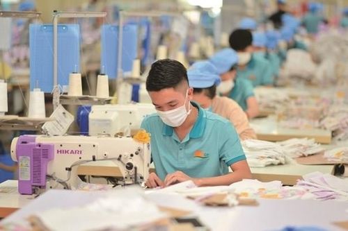 Nhiều đơn hàng dệt may chuyển sang Việt Nam