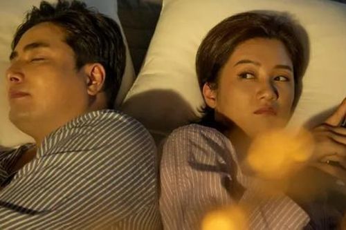 Đến thăm mẹ chồng, tôi hốt hoảng khi biết chồng mất việc cả tháng nay