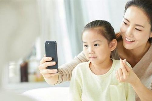 Cha mẹ kỳ vọng gì nhất ở con cái? Khảo sát mới nhất đưa ra câu trả lời bất ngờ
