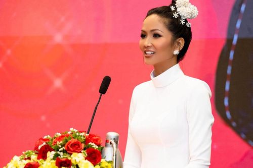 Hoa hậu H'Hen Niê làm đại sứ truyền thông Lễ hội cà phê Buôn Ma Thuột năm 2023
