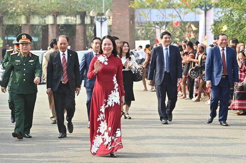 Quyền Chủ tịch nước dự 'Ngày hội sắc xuân trên mọi miền Tổ quốc'