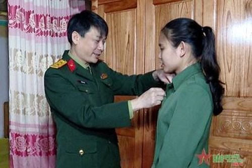 Những bóng hồng tòng quân