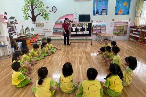 Cách nào hạn chế khó khăn về tâm lý của trẻ 6 tuổi vào lớp 1?