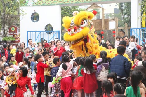 Trẻ vui hội xuân với nhiều trải nghiệm thú vị