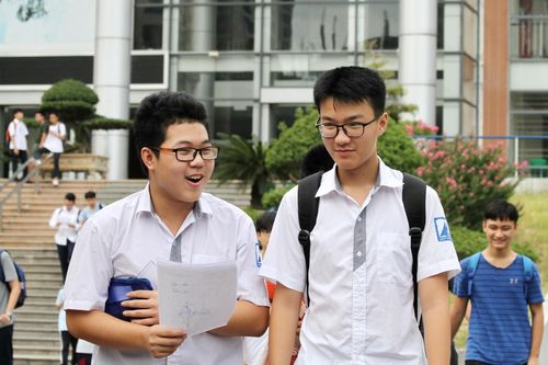 Hà Nội đề xuất tiếp tục thực hiện chương trình song bằng tú tài