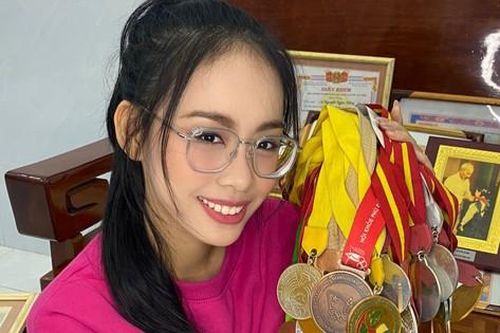 Á hậu Ngọc Hằng có nhiều bằng khen, huy chương võ thuật karatedo