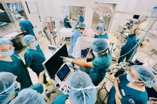 Sản phụ bất ngờ ngừng thở sau 5 phút sinh con