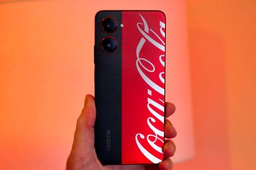 Ảnh chi tiết Realme 10 Pro 5G phiên bản Coca-Cola vừa trình làng