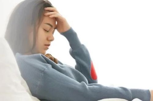 Ngày tôi nhập viện, vợ của người yêu cũ mang tiền đến trả viện phí giúp