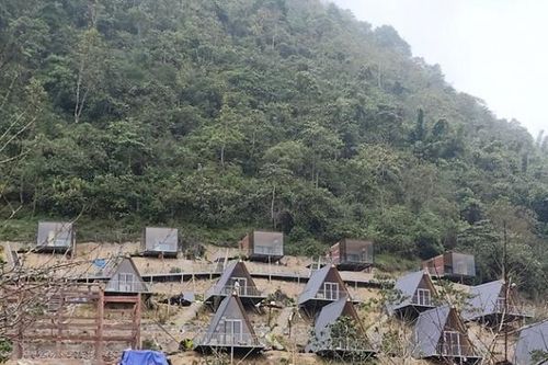 Lạ kỳ công trình kinh doanh du lịch không phép trơ gan giữa bản làng