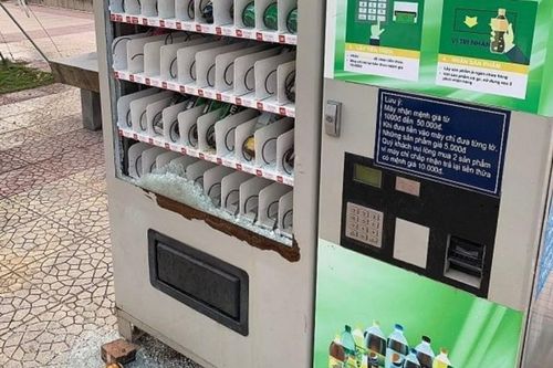 Quảng Ninh: Bắt nhóm thiếu niên phá máy bán hàng tự động