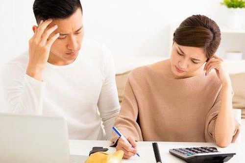 Bạn trai gửi file excel tính chi phí chung khi về thăm nhà anh ta, sốc nhất là bữa sáng gồm quả chuối với lát bánh mỳ cũng bị tính vào