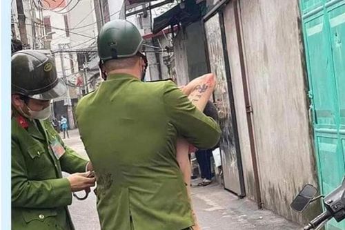 Cảnh sát bắt giữ đối tượng sát hại bác ruột vì nghĩ bị nhìn đểu