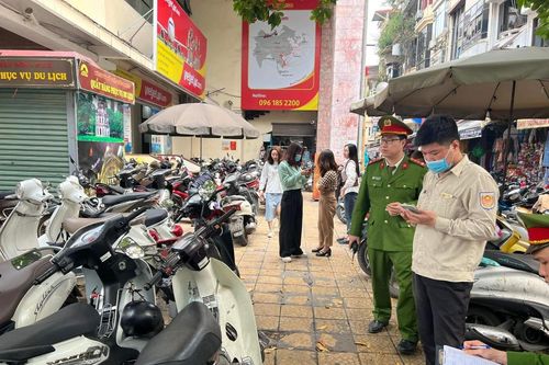 Không phát vé, nhân viên trông xe tự ý thu tiền đút túi cá nhân