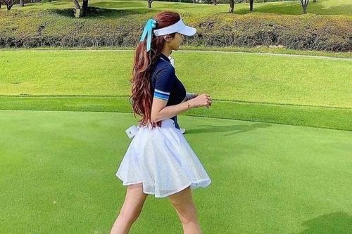Đi chơi golf, mỹ nhân mặc gợi cảm khoe body cực phẩm