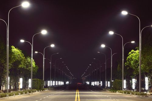 Hệ thống đèn đường biết 'nói chuyện' với nhau tại Việt Nam