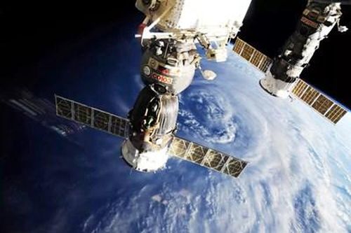Lại xảy ra rò rỉ chất làm mát trên phi thuyền Nga ở Trạm vũ trụ ISS