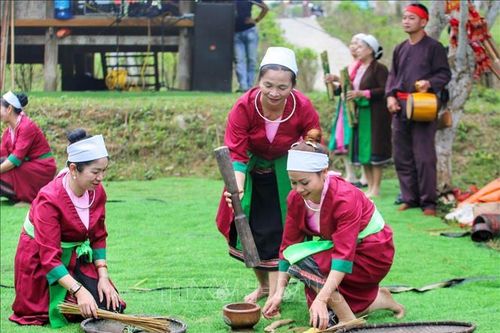Tái hiện nghi thức 'Chậm đò ho' của dân tộc Thổ