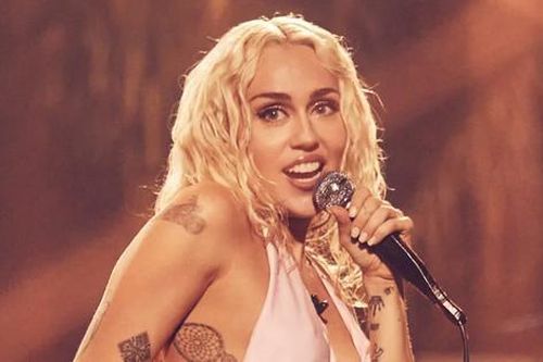 Miley Cyrus bất ngờ chia sẻ đoạn story check-in ở Hà Nội