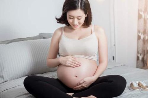 Những biến chứng nguy hiểm mẹ bầu có thể gặp khi vỡ ối mà không cấp cứu kịp thời