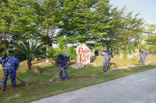 Hơn 600 đoàn viên, thanh niên Lữ đoàn 101 tham gia Ngày Chủ nhật xanh