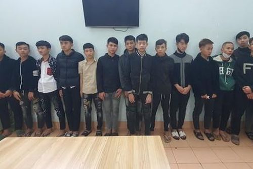 Hỗn chiến kinh hoàng giữa 50 giang hồ 'nhí'