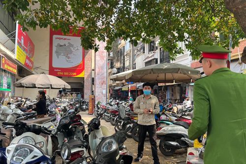 Phát hiện Công ty cổ phần Đồng Xuân không phát vé trông xe, thu tiền quá quy định