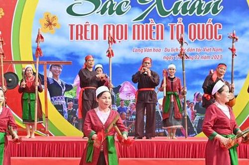 Tưng bừng ngày hội Sắc Xuân trên mọi miền Tổ quốc tại Làng Văn hóa-Du lịch các dân tộc Việt Nam