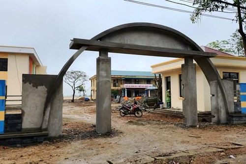 Vì sao gần 300 học sinh chưa thể đến trường?