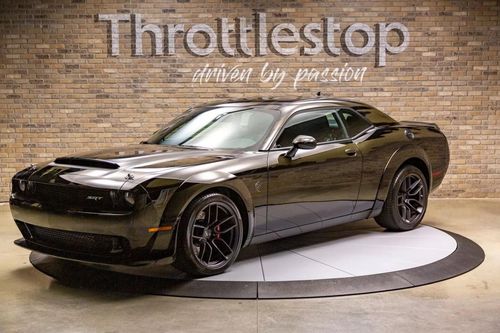 Dodge Challenger đời 2018 được chào bán với mức giá 249.000 USD